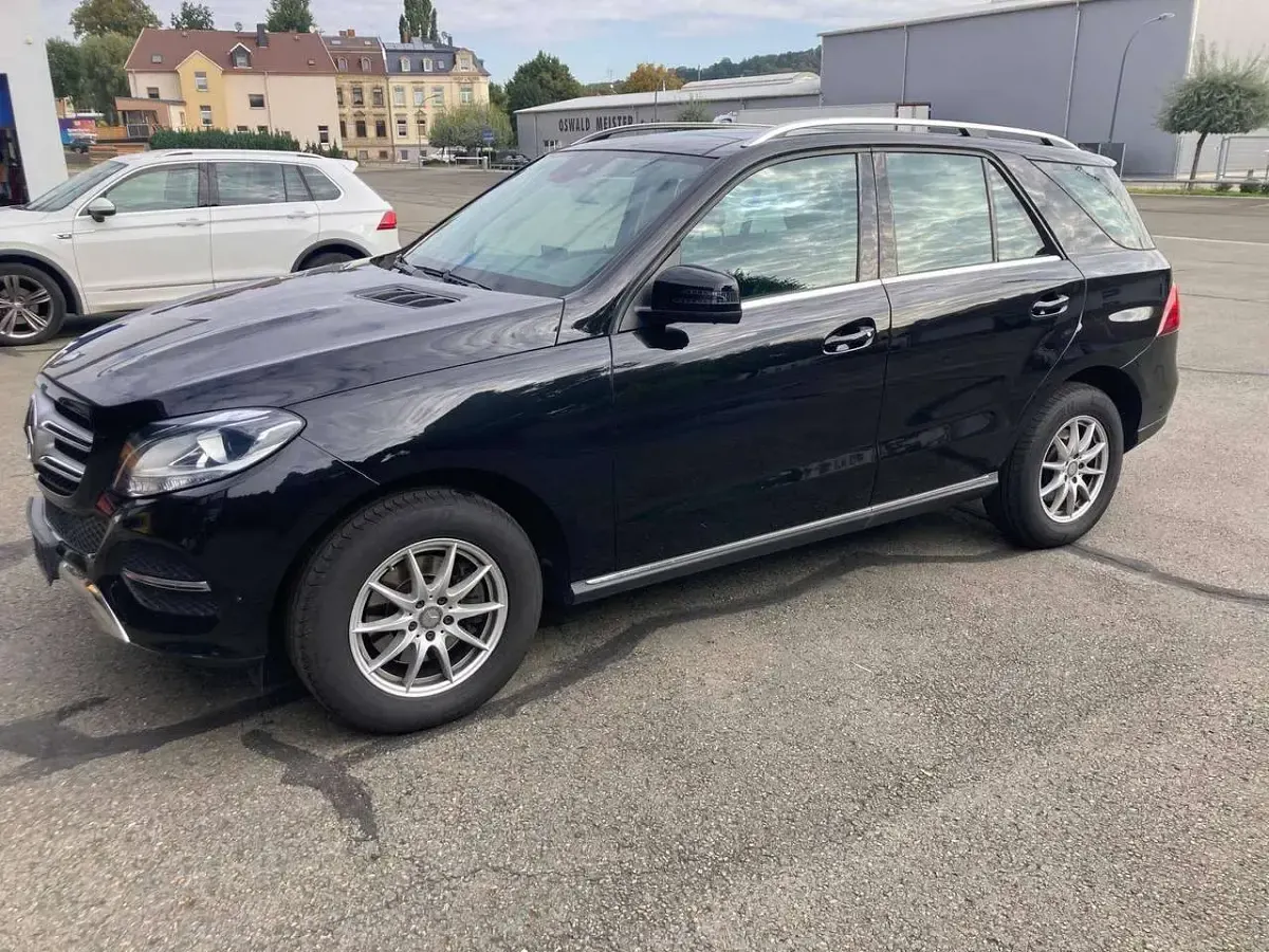 Gebraucht Mercedes GLE250 205 PS (150 kW) 2015 Schwarz SUV