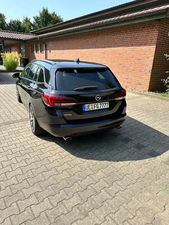 Używany Opel Astra Dynamic 200 KM (147 kW) 2018 Czarny Kombi