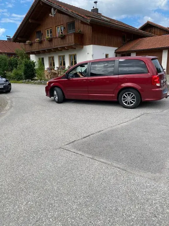 Gebraucht Dodge Grand Caravan 287 PS (211 kW) 2015 Rot Van / Kleinbus