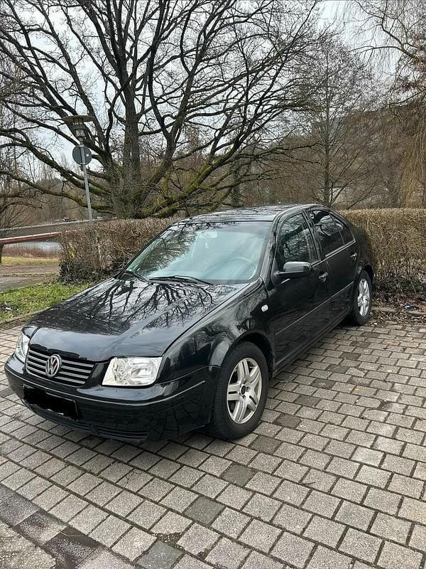 Schwarz Gebraucht 2002 VW Bora Limousine | 950 € (Guter Preis) - Bild 1/4