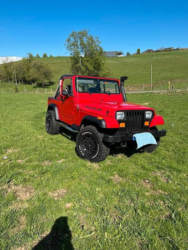 Rot Gebraucht 1989 Jeep Wrangler SUV | 12.500 € - Bild 1/4