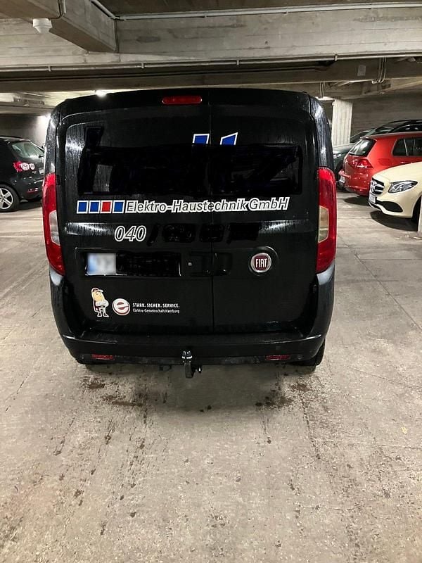 Gebraucht Fiat Doblò 95 PS (69 kW) 2018 Schwarz Van / Kleinbus