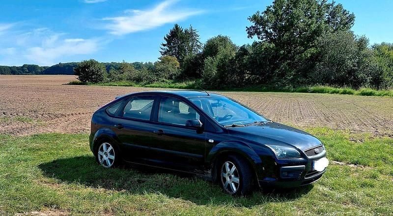 Schwarz Gebraucht 2005 Ford Focus Limousine | 400 € (Superpreis) - Bild 1/2