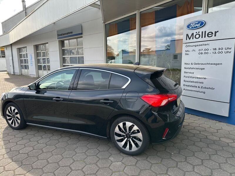Gebraucht Ford Focus Cool & Connect 101 PS (74 kW) 2019 Iridiumschwarz metallic (metallic) Limousine