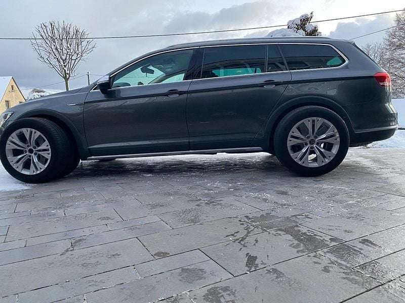 Gebraucht VW Passat Alltrack 220 PS (161 kW) 2016 Grau Kombi