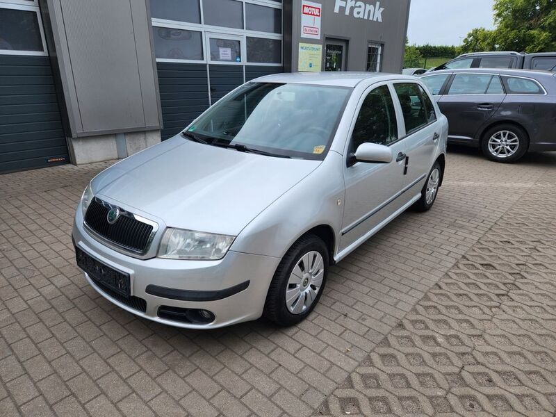 Silber Gebraucht 2006 Skoda Fabia Ambiente Limousine | 4.250 € - Bild 1/4