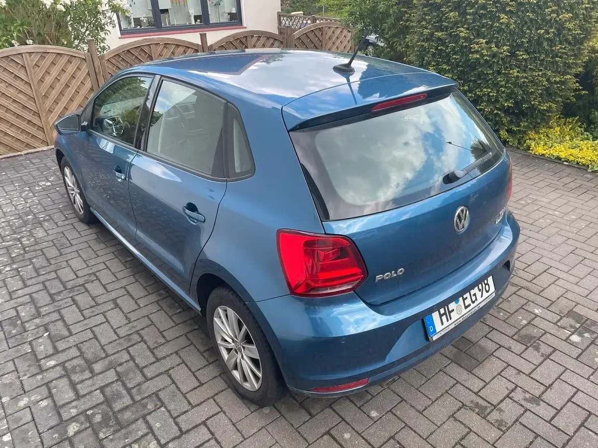 Gebraucht VW Polo 90 PS (66 kW) 2015 Blau Kleinwagen