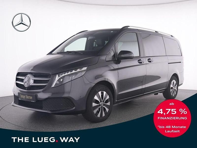Grau graphitgrau metallic Gebraucht 2023 Mercedes V300 Van / Kleinbus | 67.985 € (Fairer Preis) - Bild 1/4