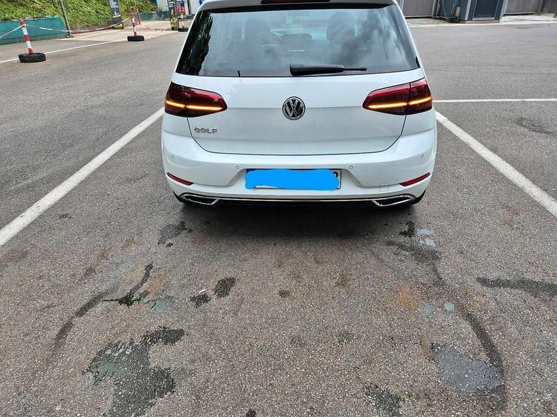 Gebraucht VW Golf VII Highline 150 PS (110 kW) 2019 Weiß Kleinwagen