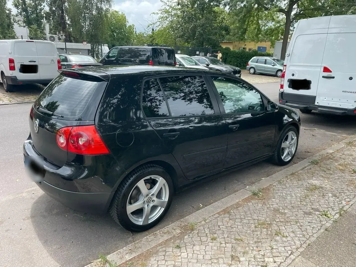 Gebraucht VW Golf V 75 PS (55 kW) 2004 Schwarz Kleinwagen
