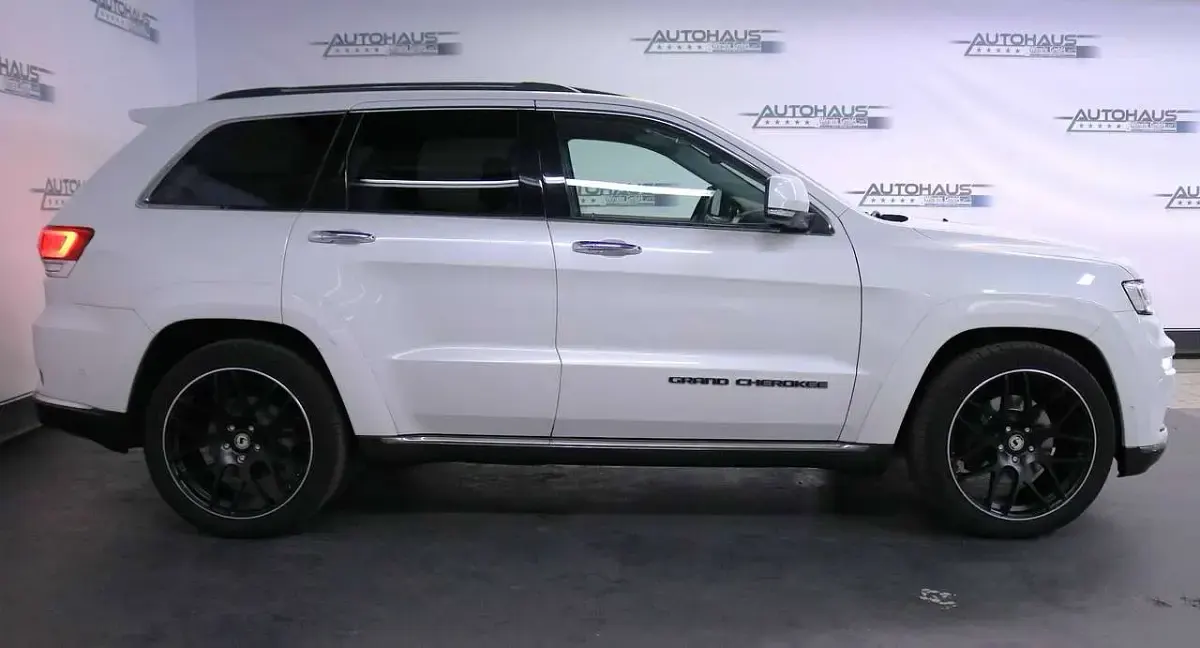 Gebraucht Jeep Grand Cherokee Summit 250 PS (183 kW) 2020 Ivory 3 coat SUV