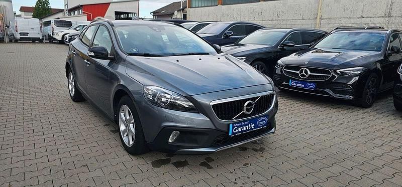 Grau Gebraucht 2018 Volvo V40 CC Basis Kombi | 14.990 € (Fairer Preis) - Bild 1/4