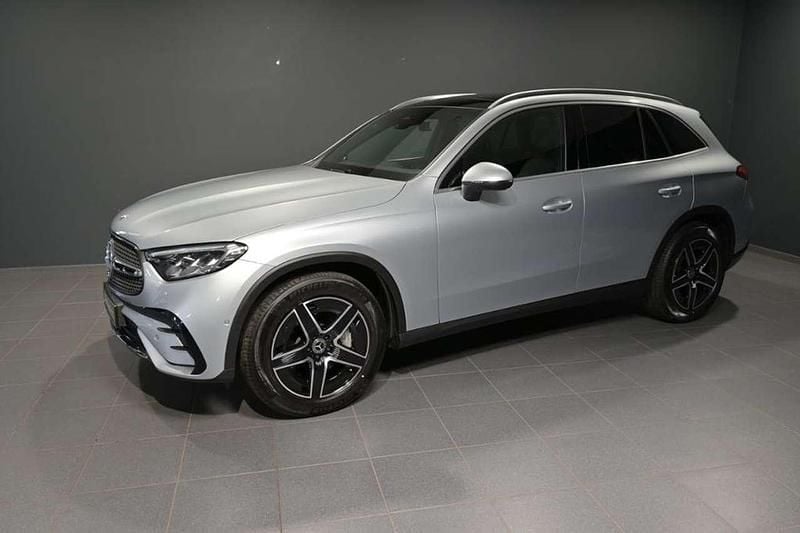 Silber Gebraucht 2024 Mercedes GLC200 AMG SUV | 48.880 € (Guter Preis) - Bild 1/3