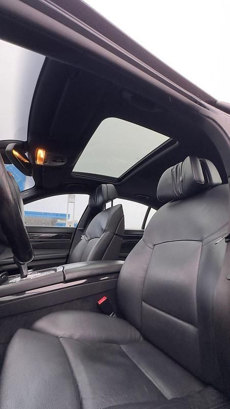 Gebraucht BMW 730 M Sport 250 PS (183 kW) 2010 Schwarz Limousine