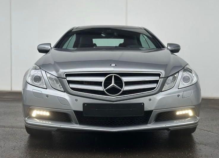 Gebraucht Mercedes E350 231 PS (169 kW) 2009 Grau Coupé