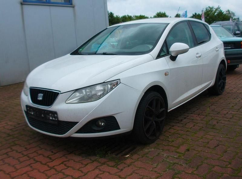 Weiß Gebraucht 2010 Seat Ibiza Stylance Limousine | 1.699 € - Bild 1/4