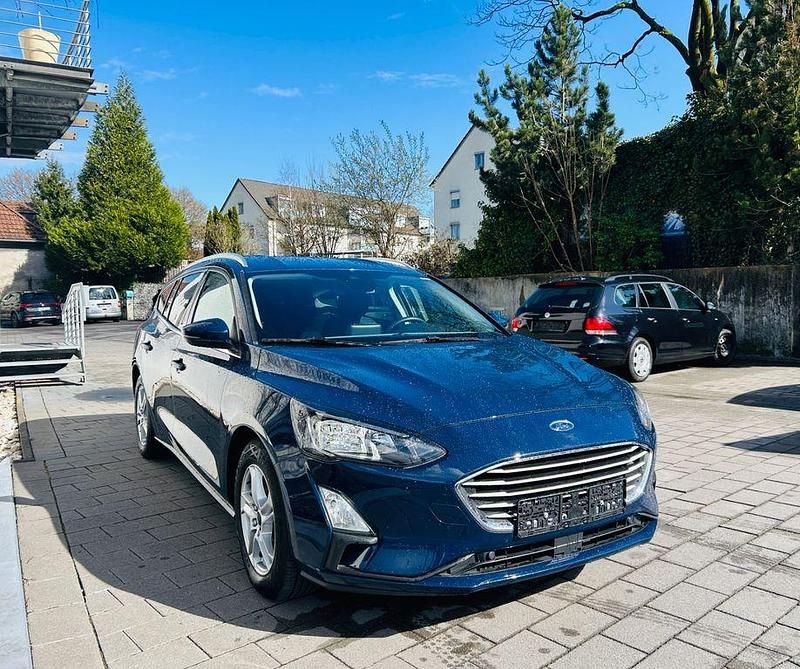 Gebraucht Ford Focus Cool & Connect 150 PS (110 kW) 2020 Blau Limousine