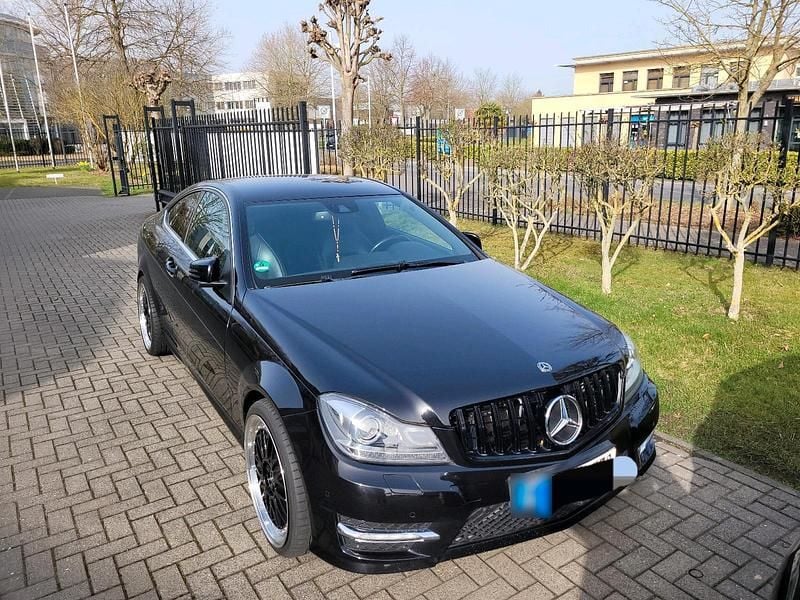 Gebraucht Mercedes C250 AMG line 204 PS (150 kW) 2012 Schwarz Coupé