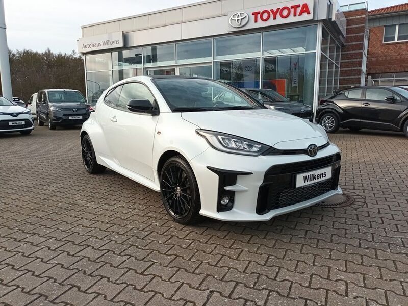 Platinum white pearl mc. Gebraucht 2020 Toyota Yaris Kleinwagen | 35.400 € (Etwas zu teuer) - Bild 1/4