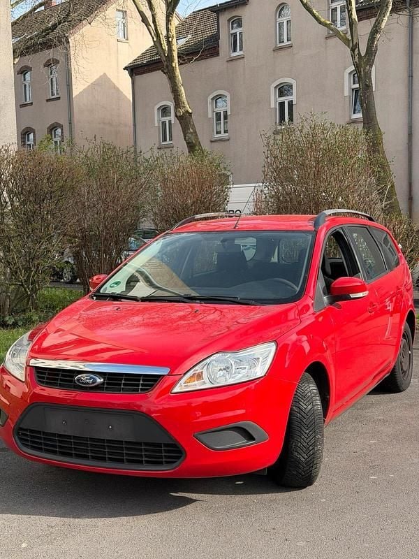 Gebraucht Ford Focus 109 PS (80 kW) 2009 Rot Kombi