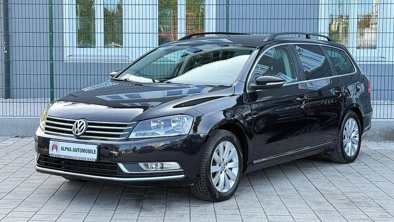 Schwarz Gebraucht 2014 VW Passat Comfortline Kombi | 8.490 € (Guter Preis) - Bild 1/4