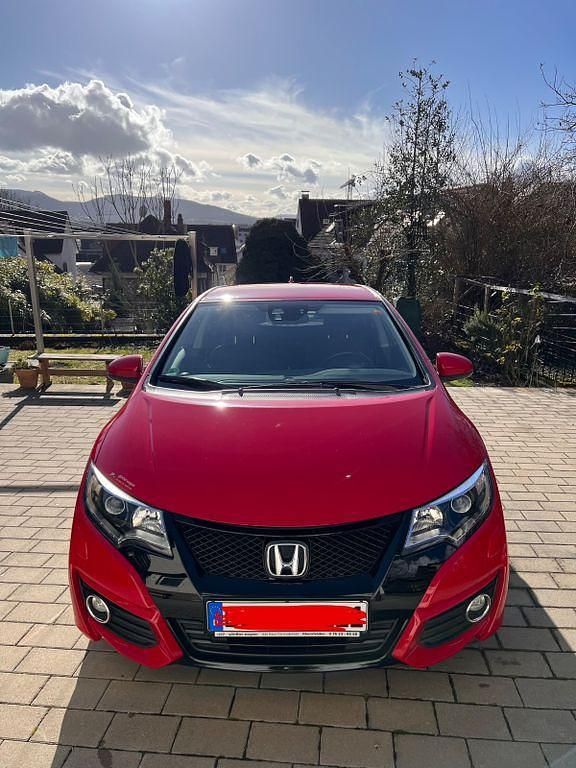 Gebraucht Honda Civic Elegance 141 PS (103 kW) 2016 Rot Limousine