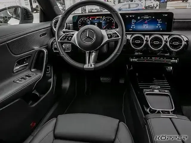 Gebraucht Mercedes CLA180 Progressive 136 PS (100 kW) 2025 Weiß Limousine
