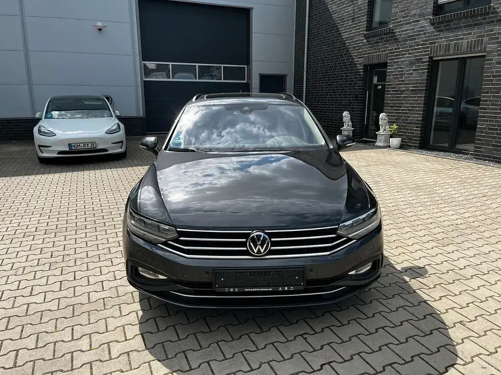 Gebraucht VW Passat Business 150 PS (110 kW) 2023 Grau Kombi