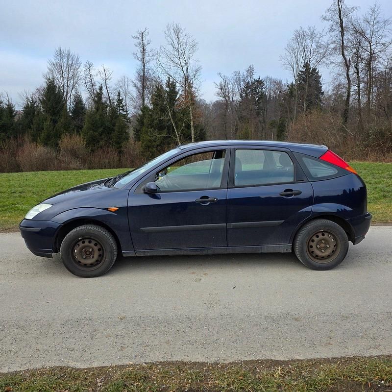 Usata Ford Focus 101 CV (74 kW) 2003 Blu Berlina
