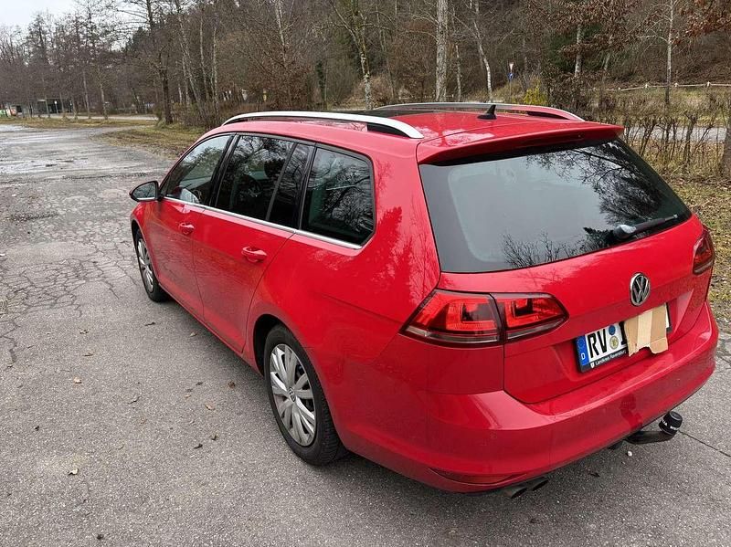 Gebraucht VW Golf VII Highline 150 PS (110 kW) 2015 Rot Kombi