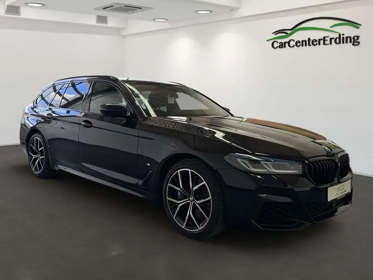 Gebraucht BMW 540 M Sport 333 PS (244 kW) 2022 Carbonschwarz Kombi