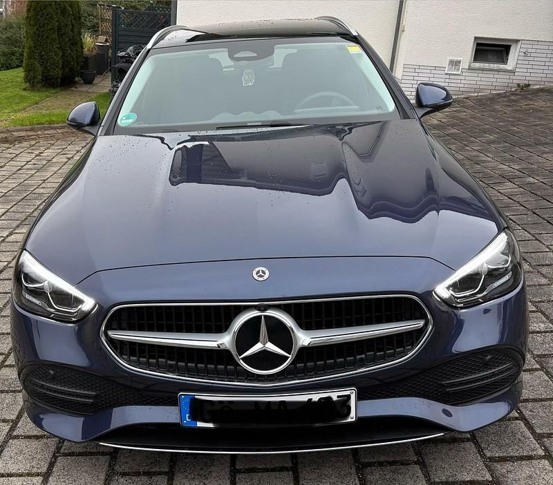 Blau Gebraucht 2025 Mercedes 200 Kombi | 49.500 € - Bild 1/4