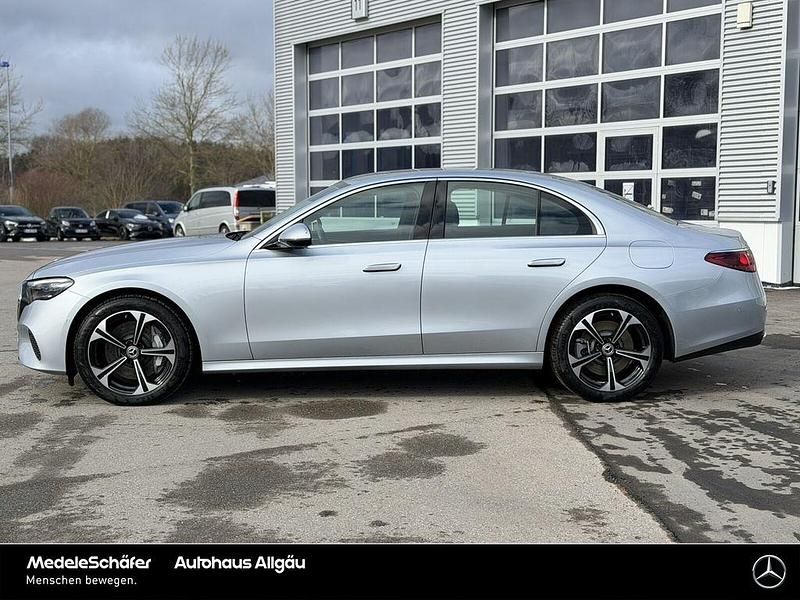 Gebraucht Mercedes E300 Avantgarde 197 PS (144 kW) 2023 Silber Limousine