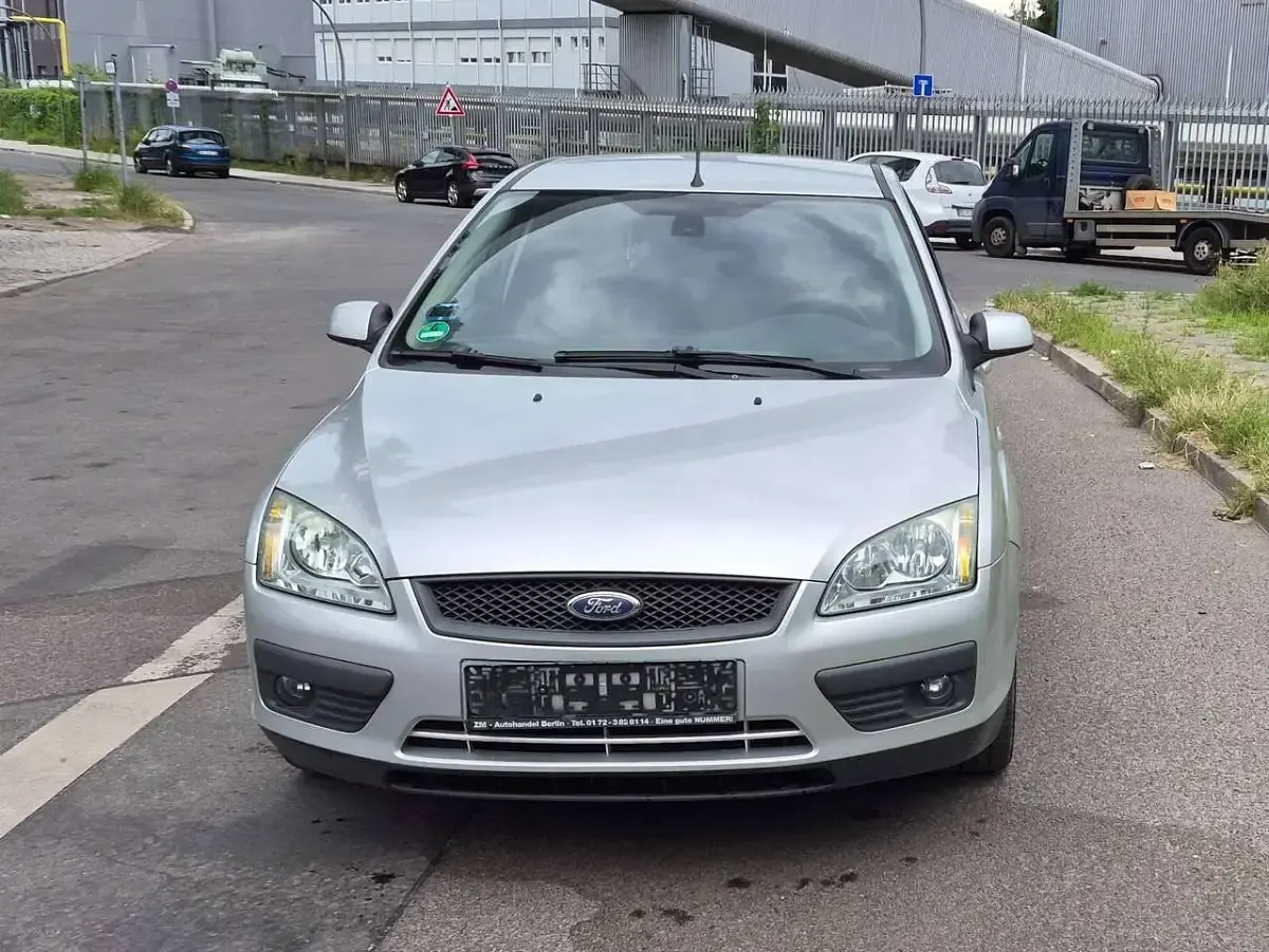 Gebraucht Ford Focus 101 PS (74 kW) 2006 Grau Limousine