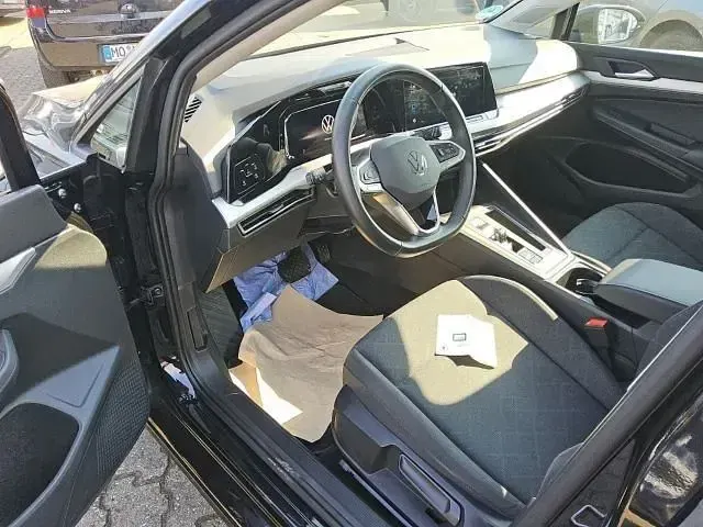 Gebraucht VW Golf VIII Life 150 PS (110 kW) 2023 Schwarz Kombi