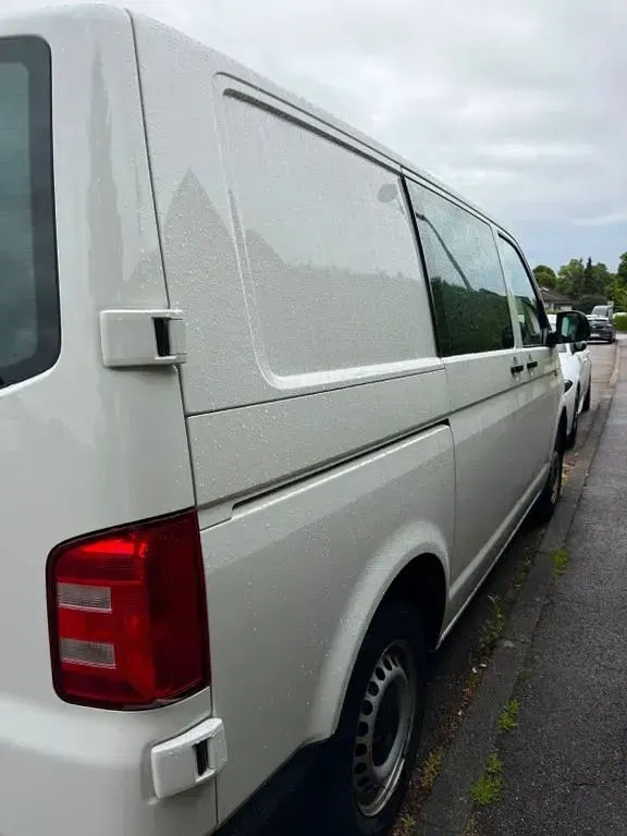 Gebraucht VW Transporter 102 PS (75 kW) 2018 Weiß Van