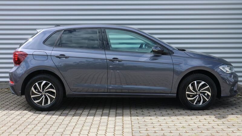 Neu VW Polo Life 116 PS (85 kW) 2025 Smoky grey Limousine
