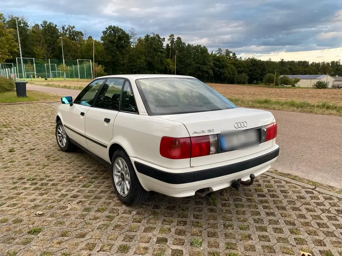 Gebraucht Audi 80 Basis 90 PS (66 kW) 1992 Weiß Limousine