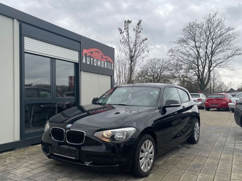 Schwarz Gebraucht 2014 BMW 114 Sport Line Kleinwagen | 6.999 € (Fairer Preis) - Bild 1/4