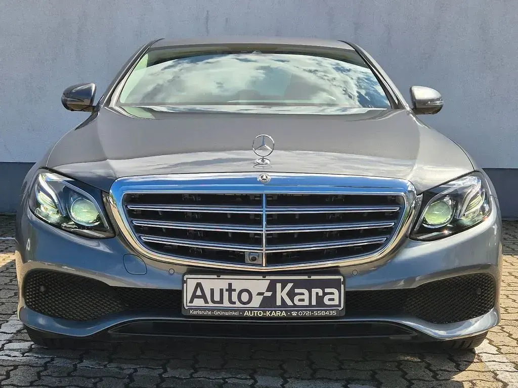 Gebraucht Mercedes E200 184 PS (135 kW) 2018 Selenitgrau  metalliclack Limousine
