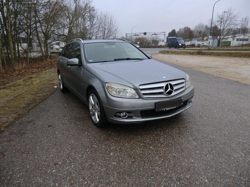 Grau Gebraucht 2010 Mercedes C250 Kombi | 5.899 € (Fairer Preis) - Bild 1/4