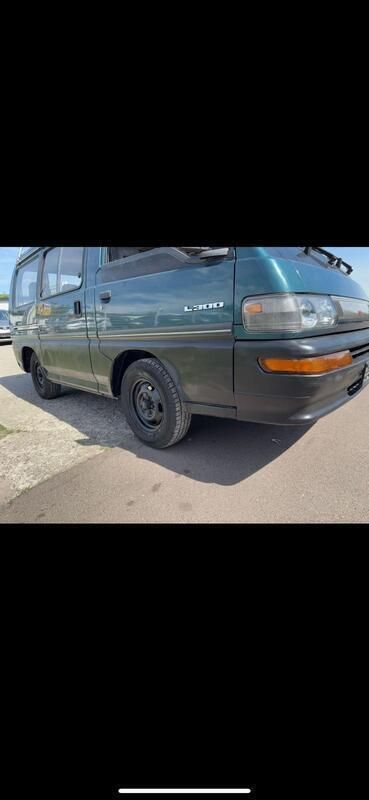 Grün Gebraucht 1996 Mitsubishi L Top Van / Kleinbus | 2.995 € - Bild 1/4