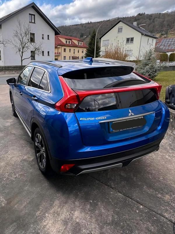 Gebraucht Mitsubishi Eclipse Cross 163 PS (119 kW) 2020 Blau SUV
