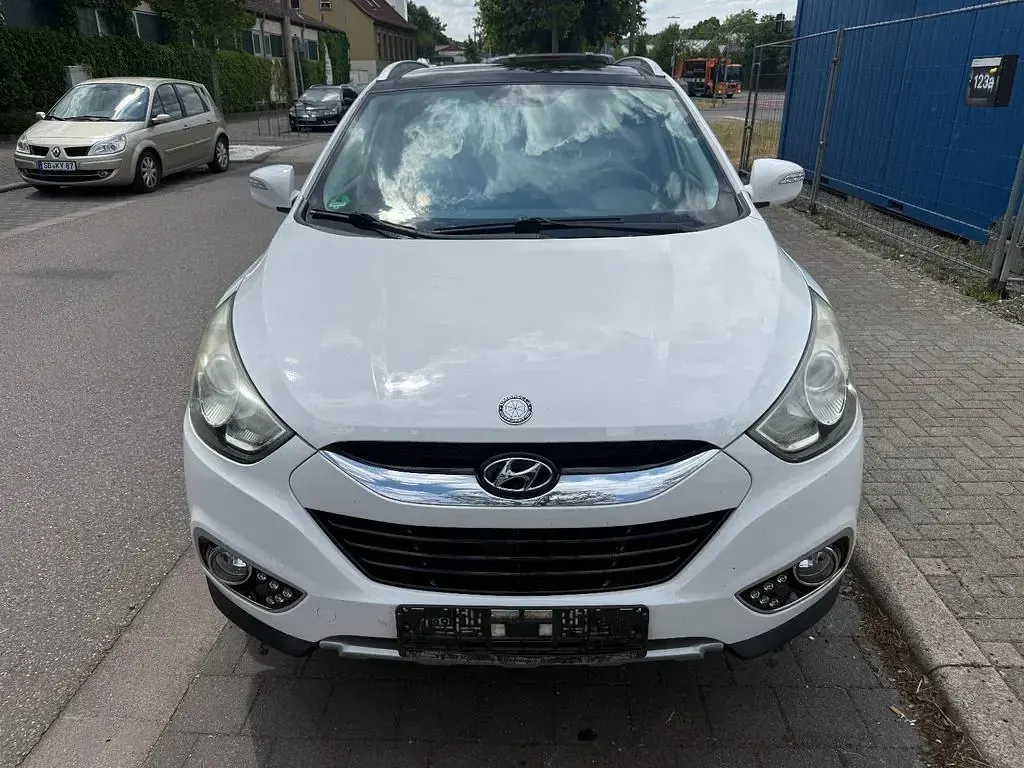 Gebraucht Hyundai ix35 Premium 184 PS (135 kW) 2012 Weiß SUV