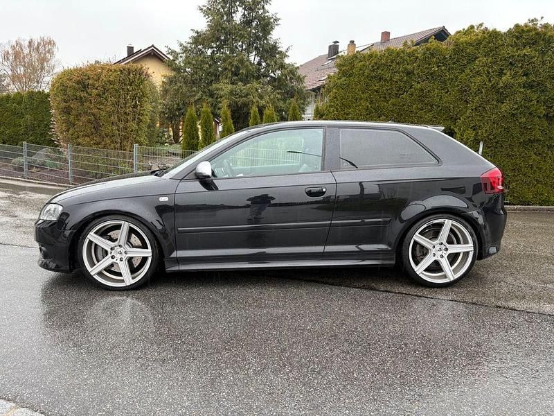 Gebraucht Audi S3 Design 265 PS (194 kW) 2007 Schwarz Kleinwagen