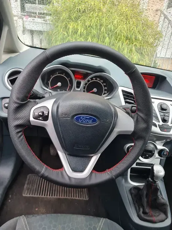Gebraucht Ford Fiesta Titanium 82 PS (60 kW) 2010 Schwarz Limousine