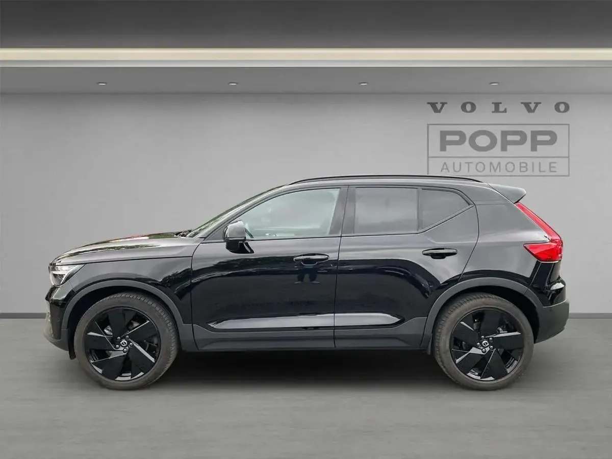 Gebraucht Volvo XC40 Plus 163 PS (119 kW) 2025 Onyx black / metallic SUV