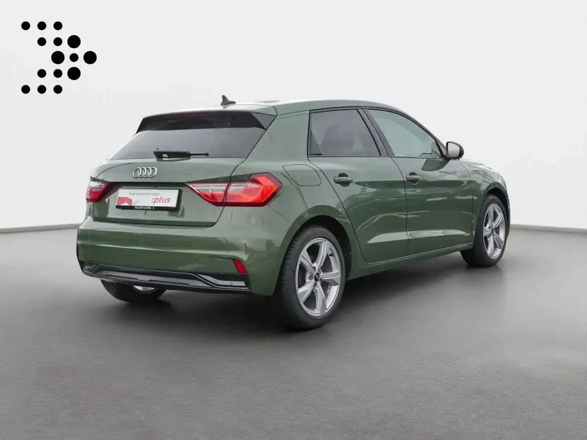 Gebraucht Audi A1 95 PS (69 kW) 2025 Distriktgrün metallic SUV