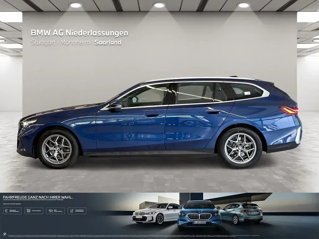 Gebraucht BMW 520 Sport Line 197 PS (144 kW) 2025 Blau Kombi