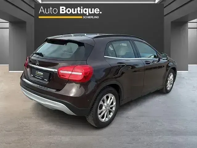 Gebraucht Mercedes GLA250 Style 211 PS (155 kW) 2014 Braun SUV